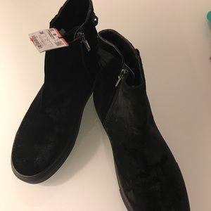 New Black ankle boots